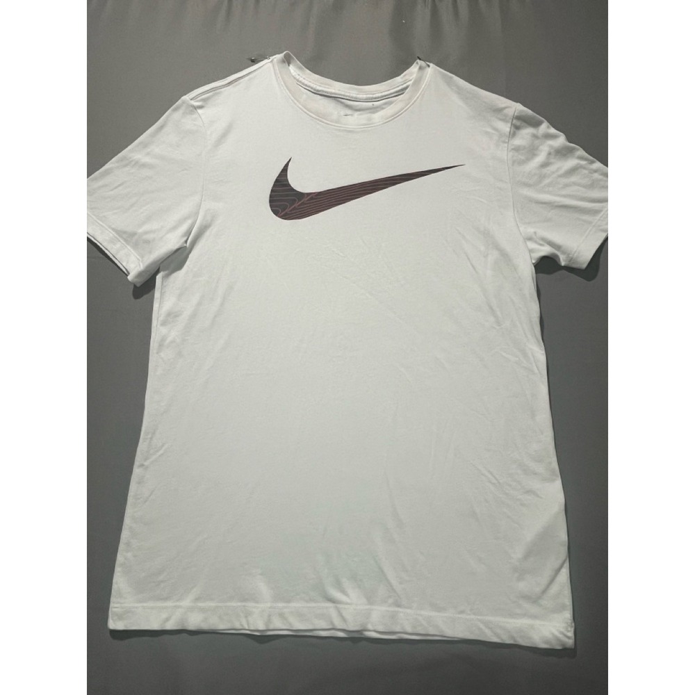 Nike Dri-FIT Mens Graphic Swoosh T-Shirt White Red Topographic FJ2464-100 M-0106